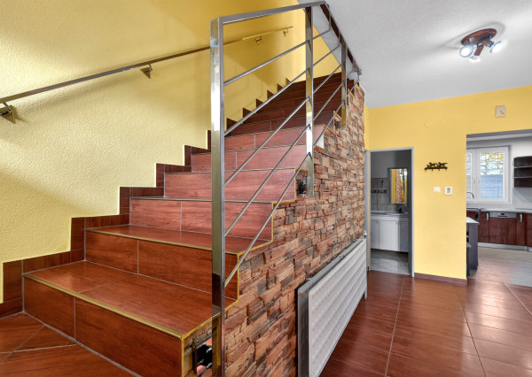 Predaj | 4-izbový rodinný poldom v Šimonovanoch