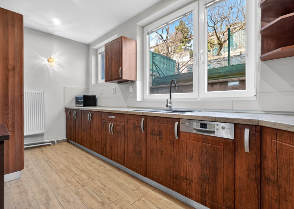 Predaj | 4-izbový rodinný poldom v Šimonovanoch