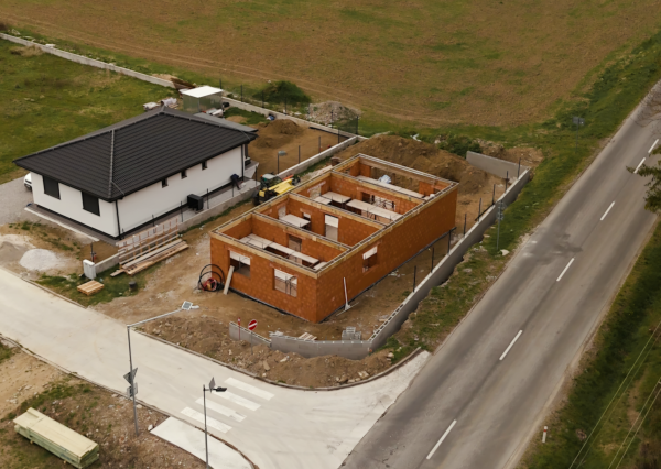 Predaj | Rodinný dom Uhrovec