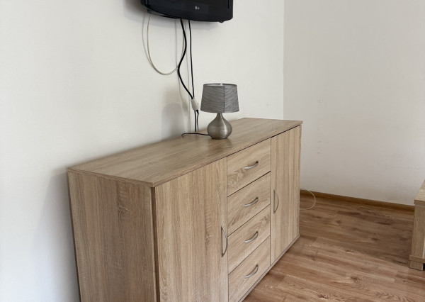 Prenájom | 1 izbový byt Dolné Vestenice