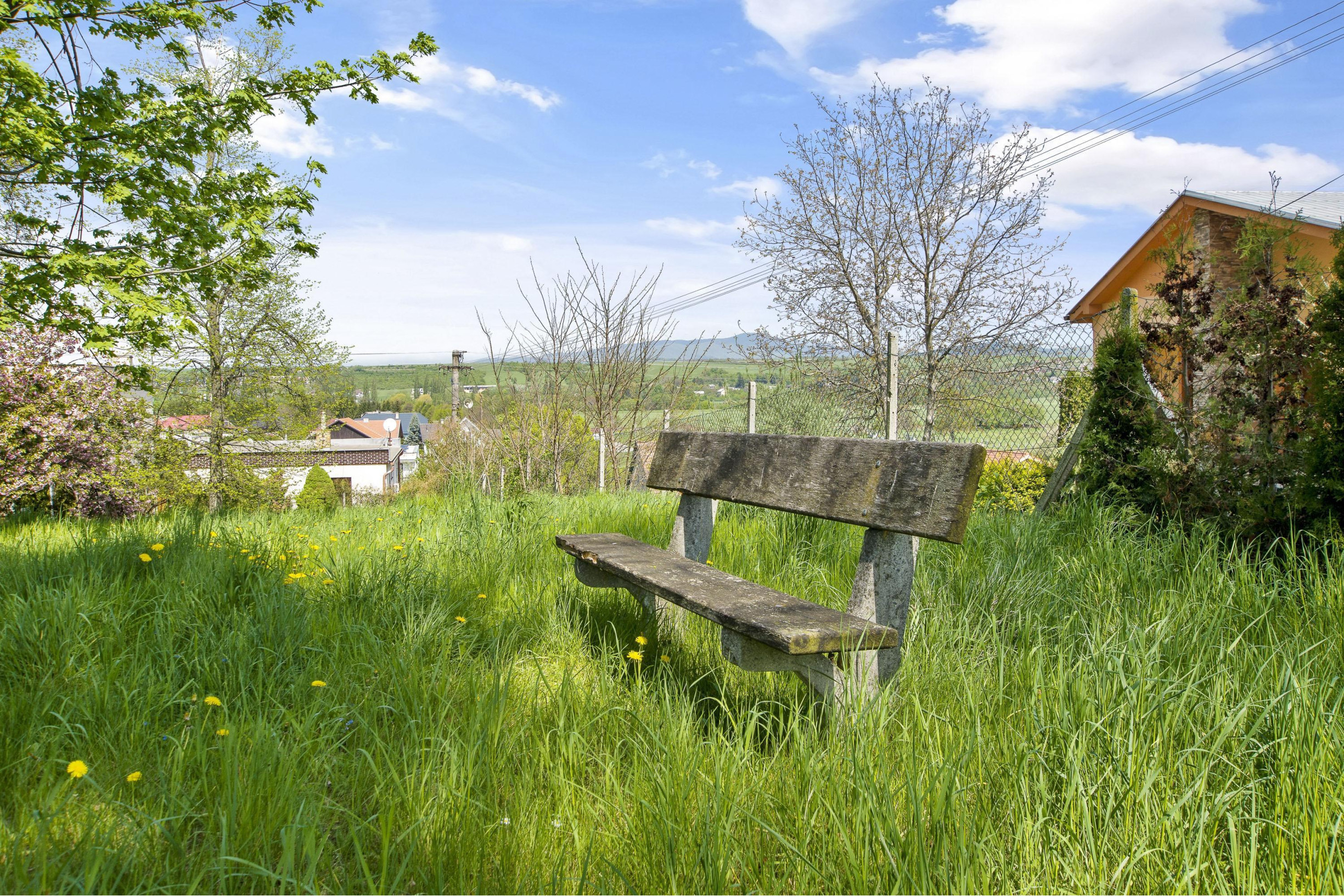 Predaj  | Pozemok vhodný na výstavbu rodinného domu Malé Uherce