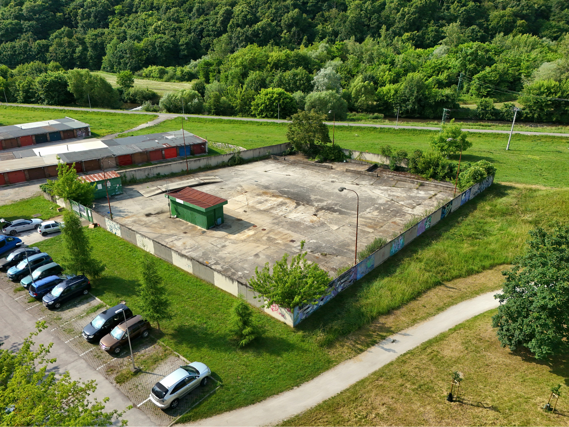 Predaj | Areál 2 112 m² v Partizánskom – Sídlisko Luhy