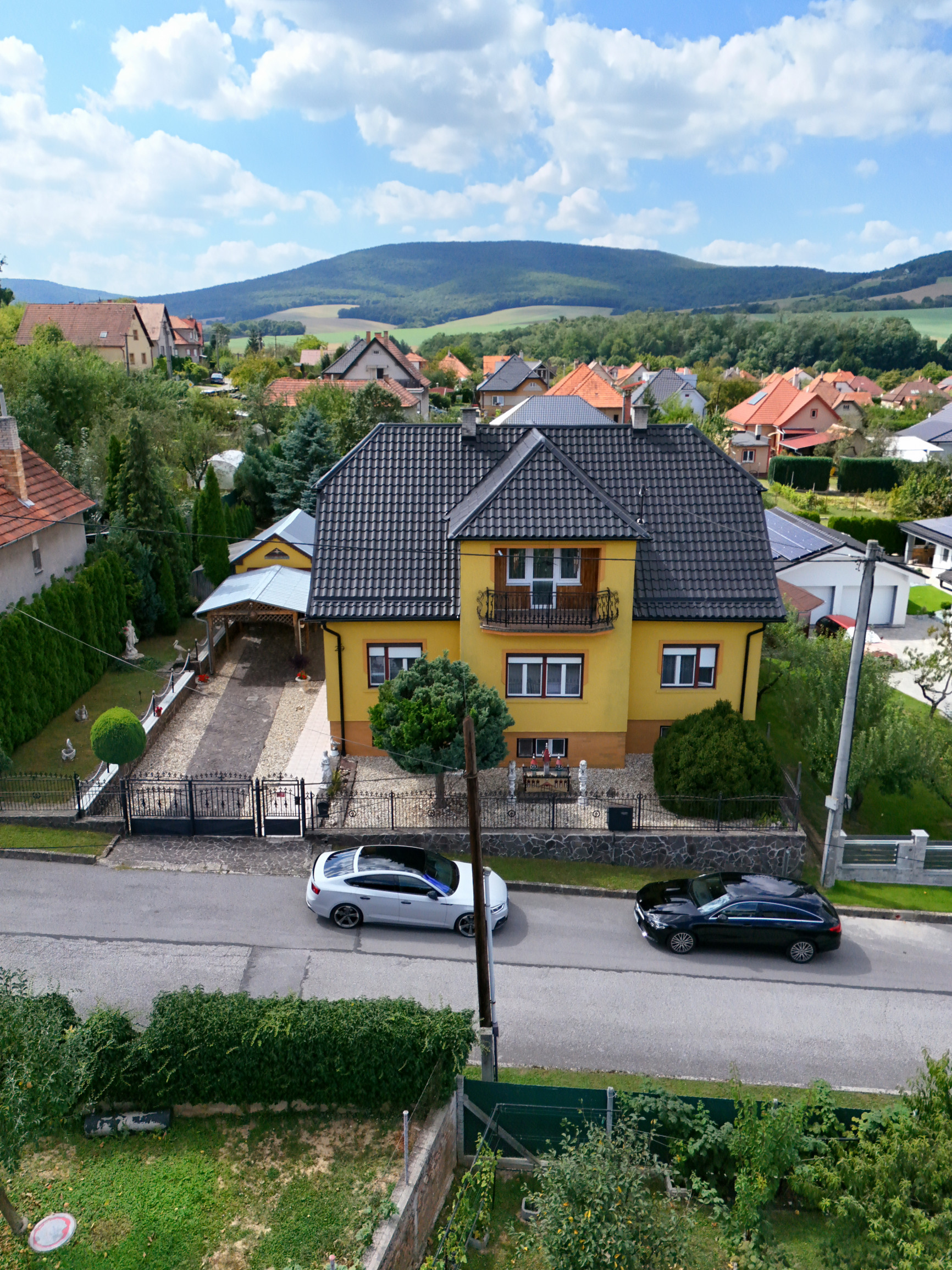 REZERVOVANÉ | 2-generačný rodinný dom vo Veľkých Uherciach