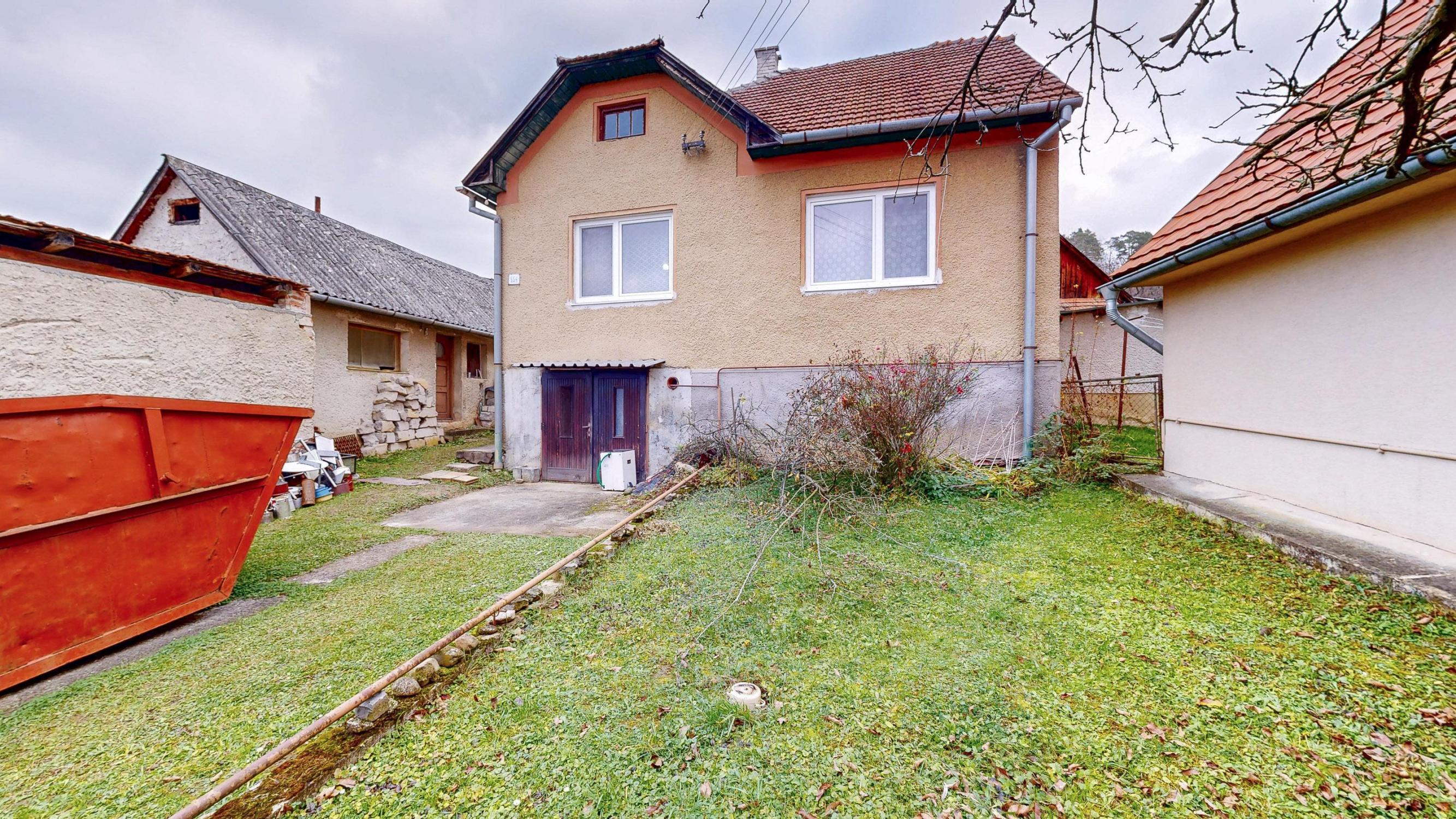 PREDAJ | 3-izbový rodinný dom vo Veľkých Uherciach