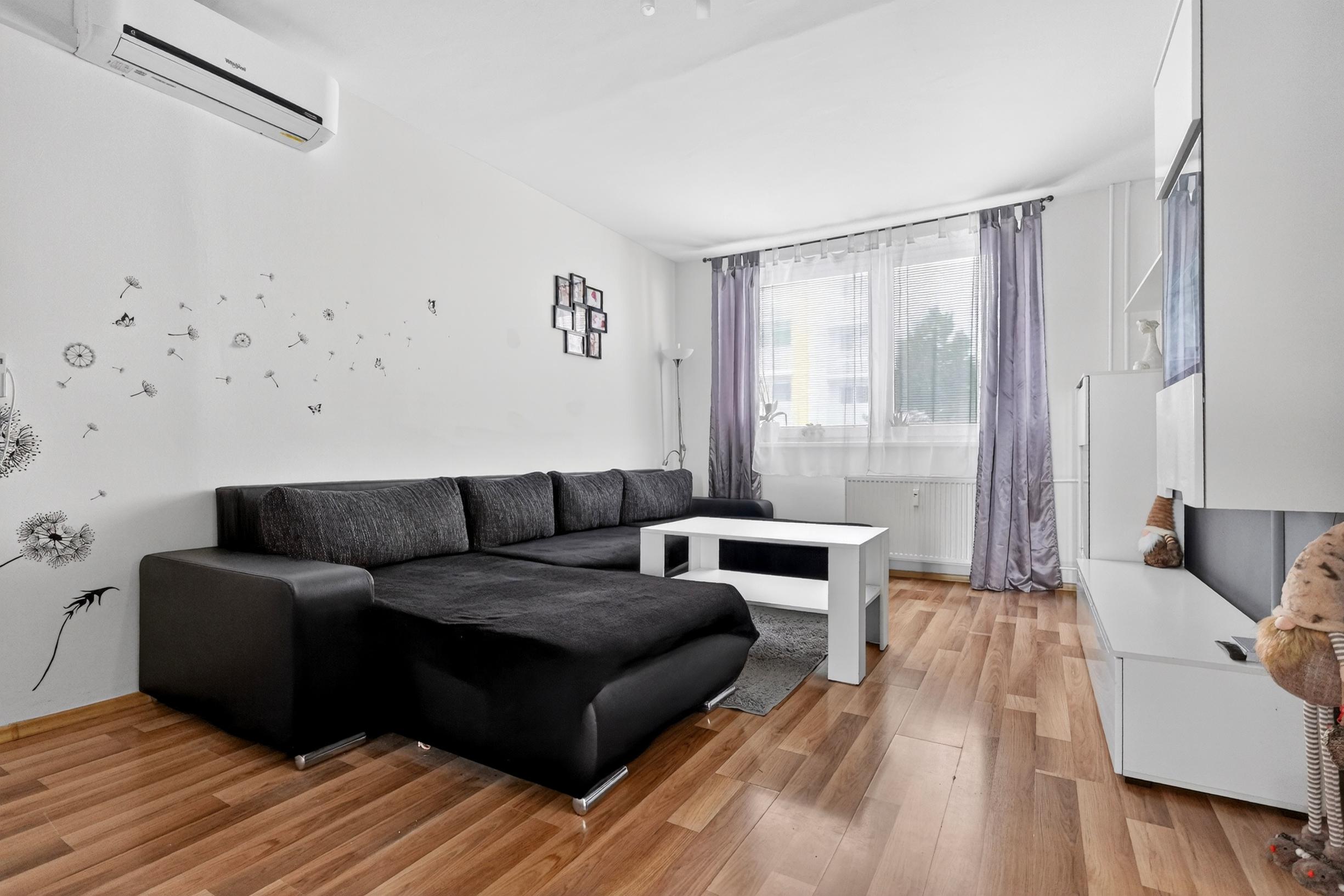 REZERVOVANÉ | Priestranný 3-izbový byt – Vrbové, 6.apríla